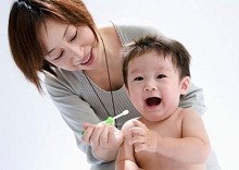Làm sao để dạy trẻ cách đánh răng?